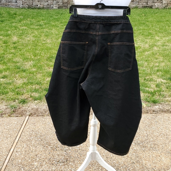 Woman within dark jean Bermuda shorts 38W - Picture 3 of 5